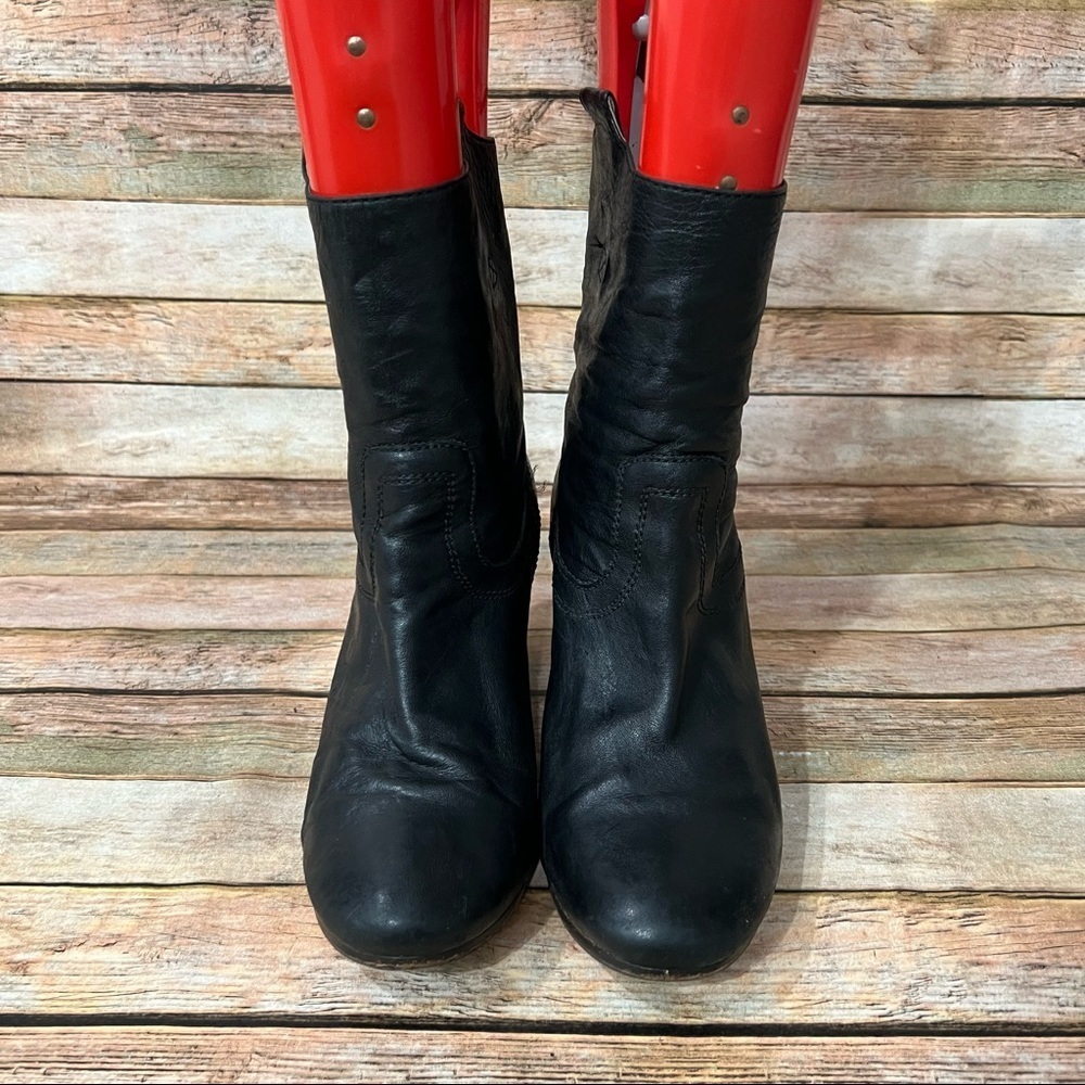 Frye Black Leather Carson Boots - Picture 6 of 10